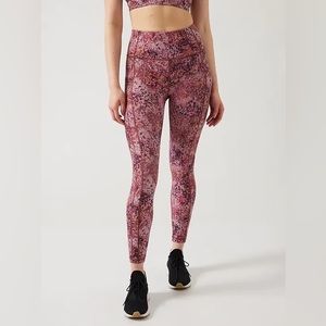 Athleta NWT Legging 7/8 Ultimate Stash 7/8 Tight Medium M Printed Print SPF